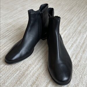 Like New: VANELi Women's Vaneli Aska Chelsea Boot Studded Black Size 8.5